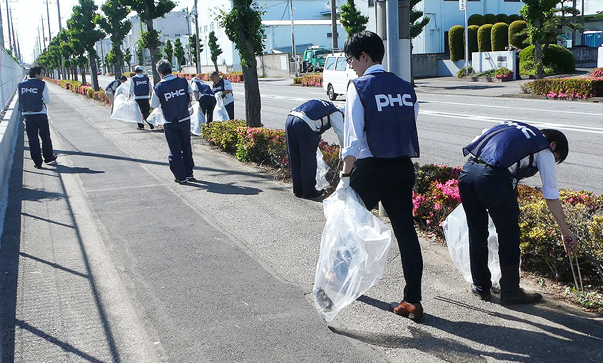 Road Side Cleaning Campaign in Oizumi Town