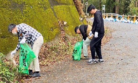 Cleanup of the upper stream area of the Ishite River Dam