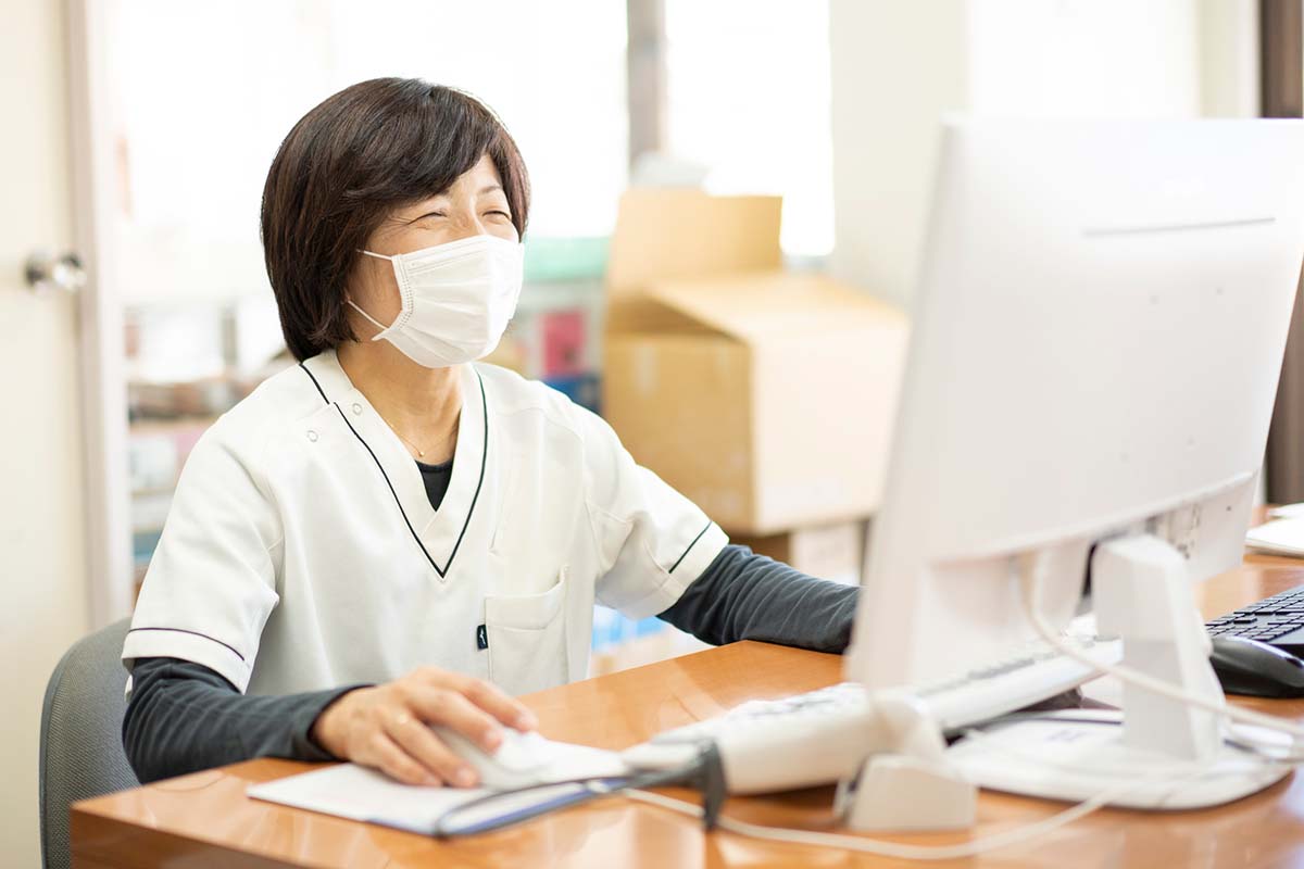 医療事務なし完全一人薬剤師体制-初めてのレセプト請求でもサポートスタッフのおかげでスムーズに完遂